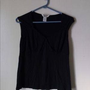 L Outfit aTop Black Shell vneck